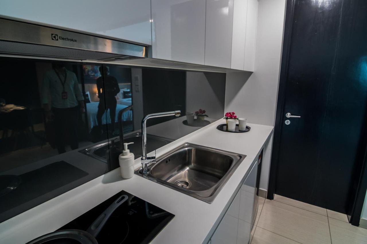 Almas Suites By Subhome Nusajaya  Extérieur photo